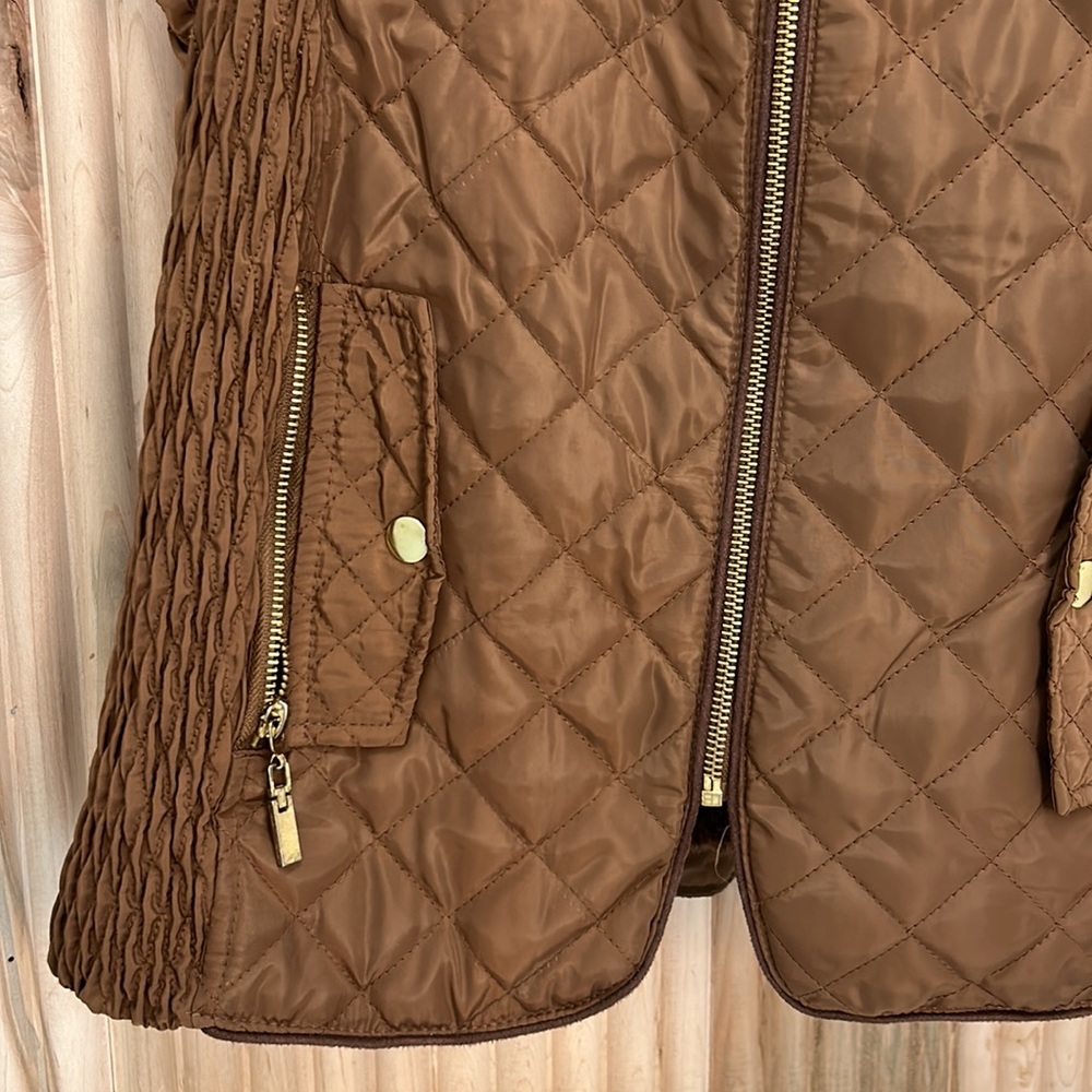 Winter Vest. Super Soft Inside, Mint Condition. S… - image 3